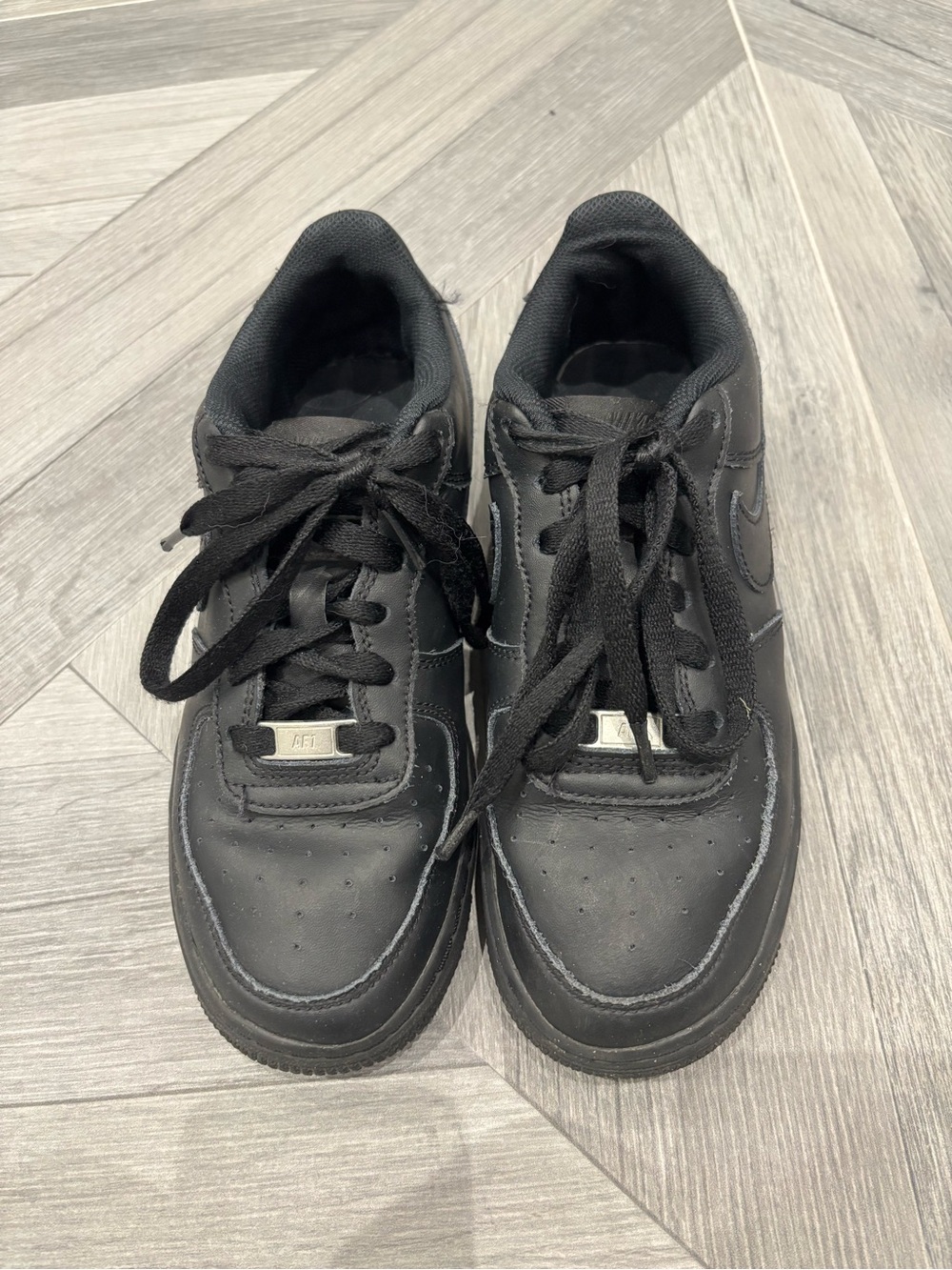 Nike Air Force 1 Boy’s Sneaker, 5.5Y